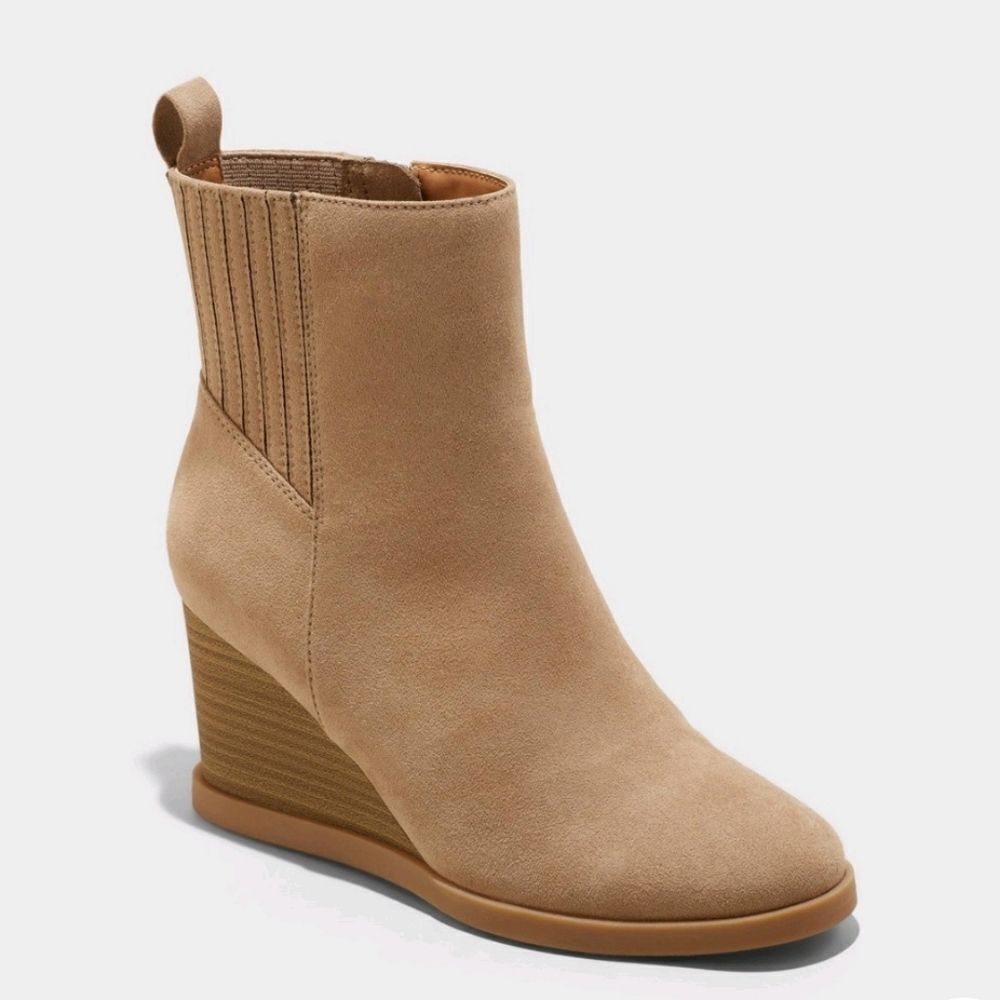 Universal Threads solid tan womens boots size 6 nwt side zip carmel booties boot